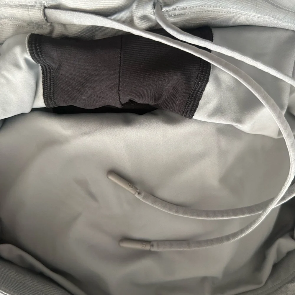 Lululemon T.H.E. Short Men's Medium Gym Training Workout Performance 6